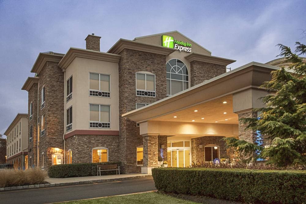 (import) Resource Hero Image - ihg-holiday-inn-2